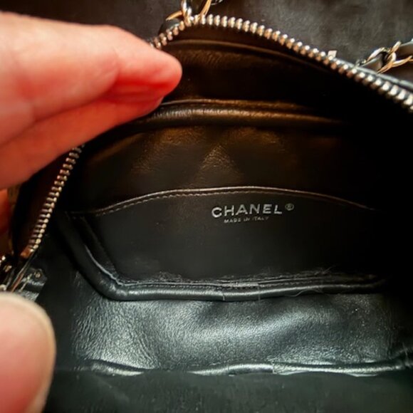 New CHANEL Camera Case Lambskin Black - Picture 3 of 10